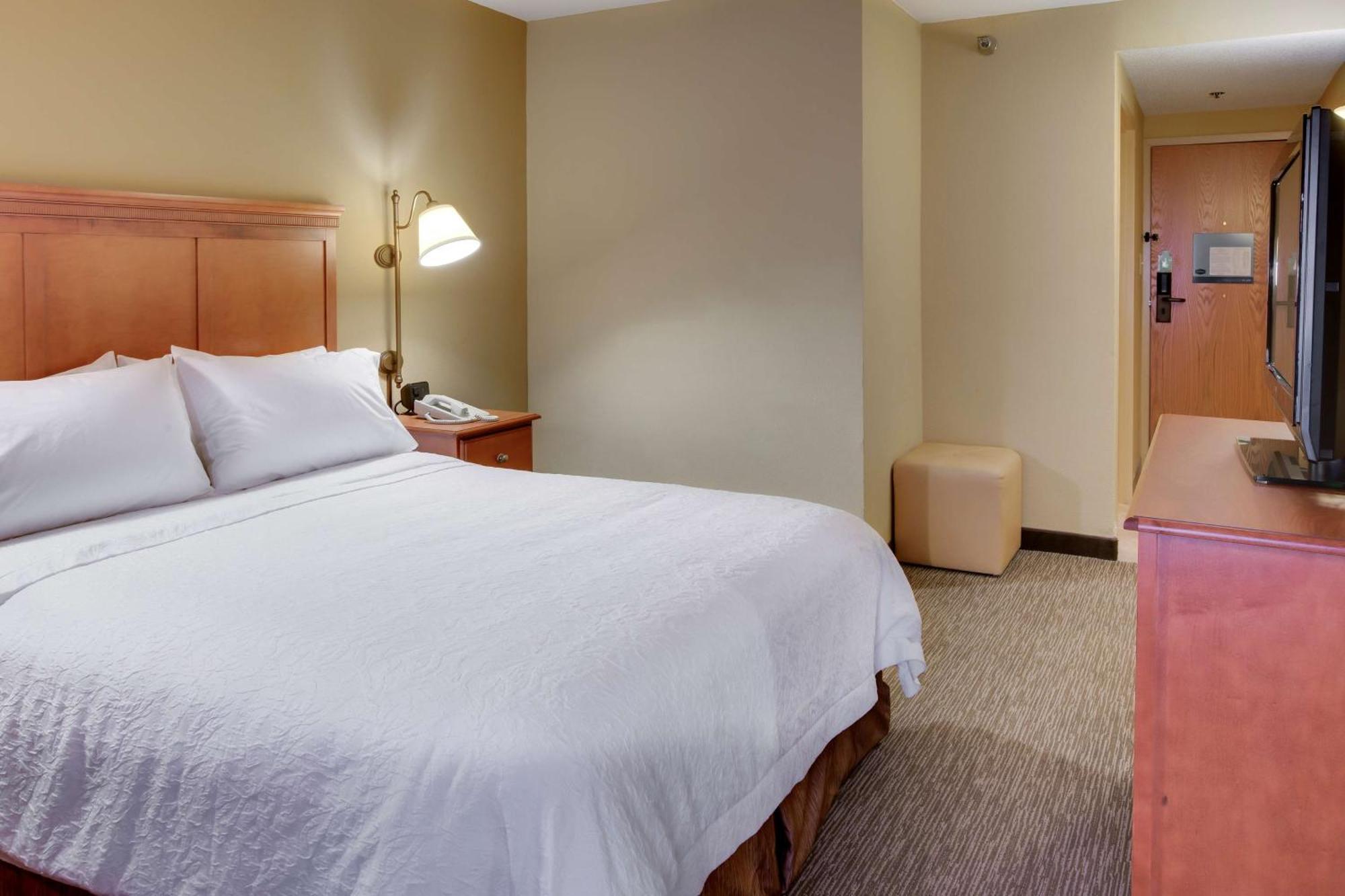 Hampton Greentree Hotel 3*