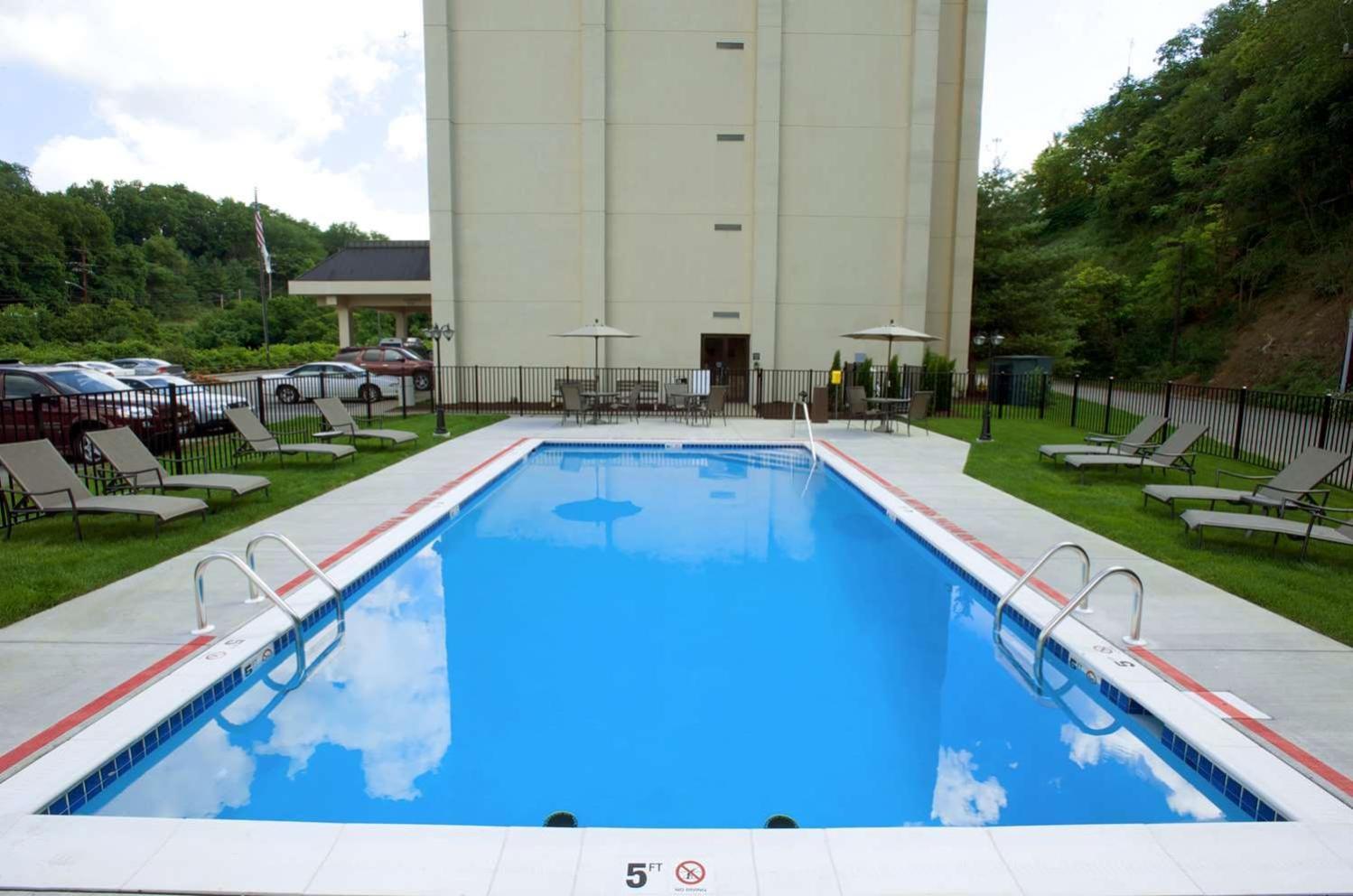 Hampton Greentree Hotel 3*
