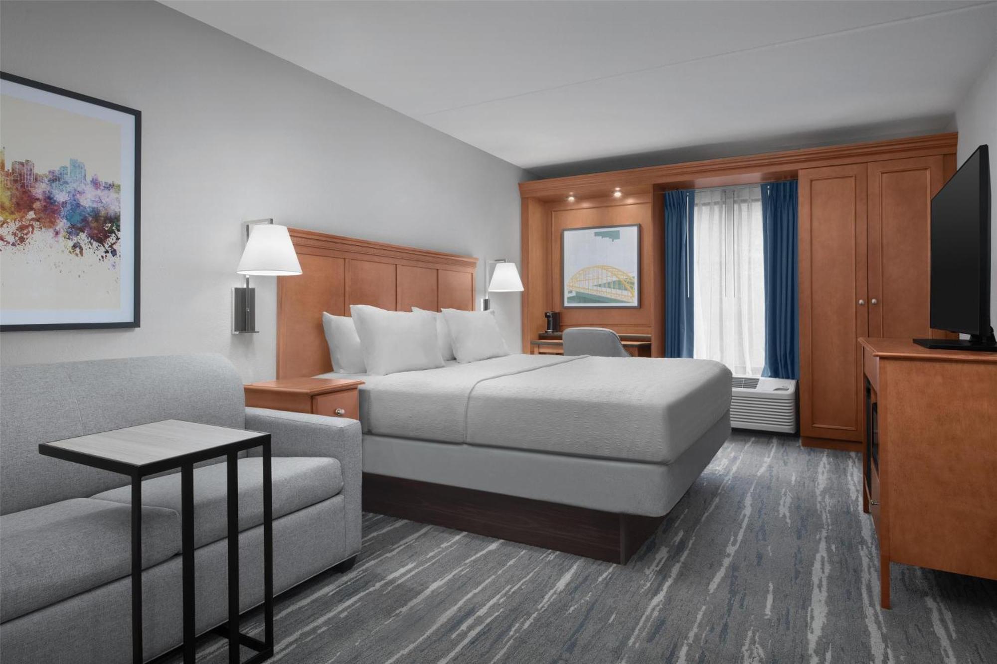 Hampton Greentree Hotel 3*