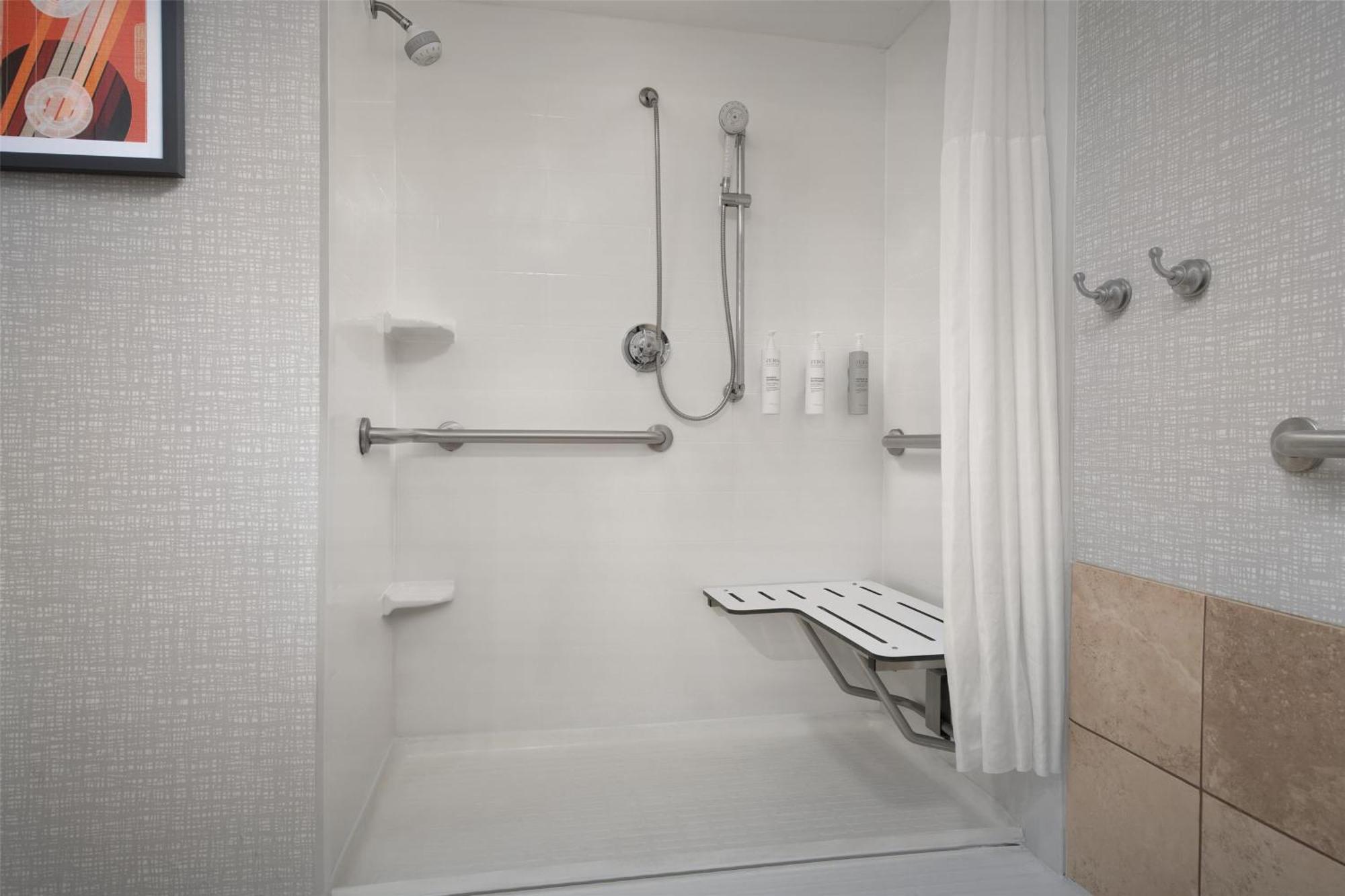 Hotel Hampton Greentree 3*